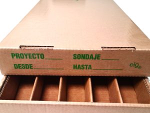 CAJA DE CARTÓN PORTATESTIGOS HQ-NQ